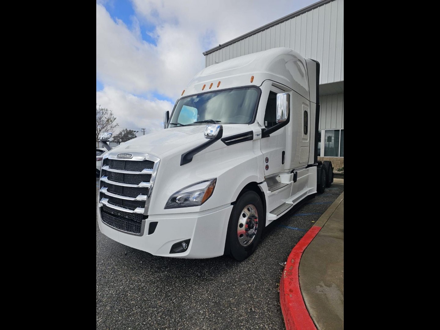 2021 Freightliner CASCADIA