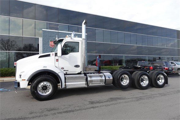 2022 Kenworth T880 - Conventional Daycab Truck in Birmingham, Alabama