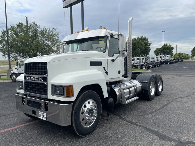 2020 Mack PI64T