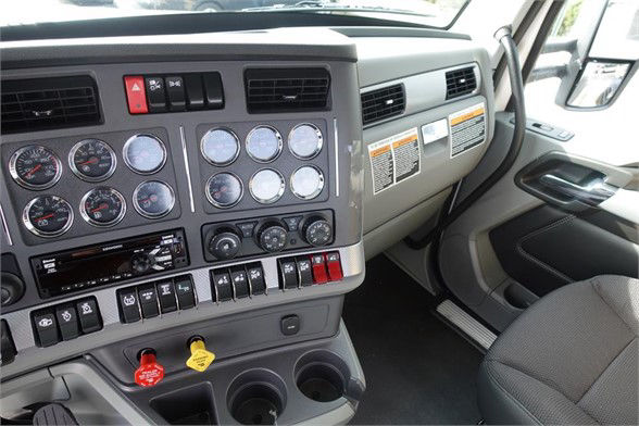 2022 Kenworth T880 - Conventional Daycab Truck in Birmingham, Alabama