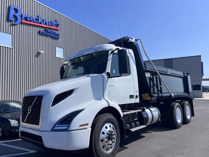 2026 Volvo VNR64300