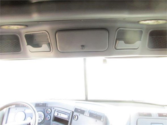 2017 Freightliner CASCADIA 113 - Conventional Sleeper Truck in Mount