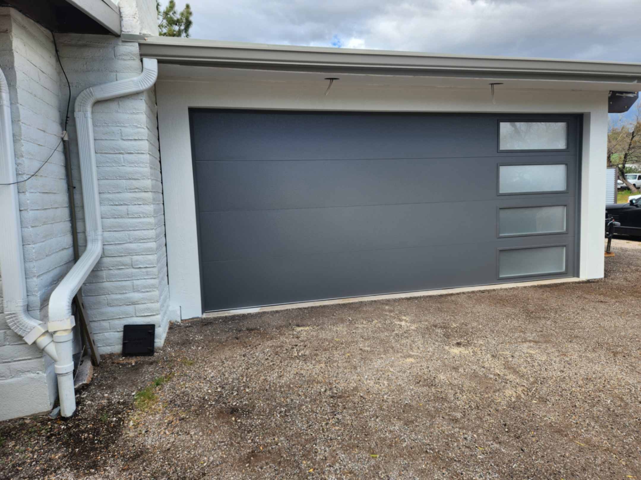 24/7 Emergency Garage Door Services in Tucson