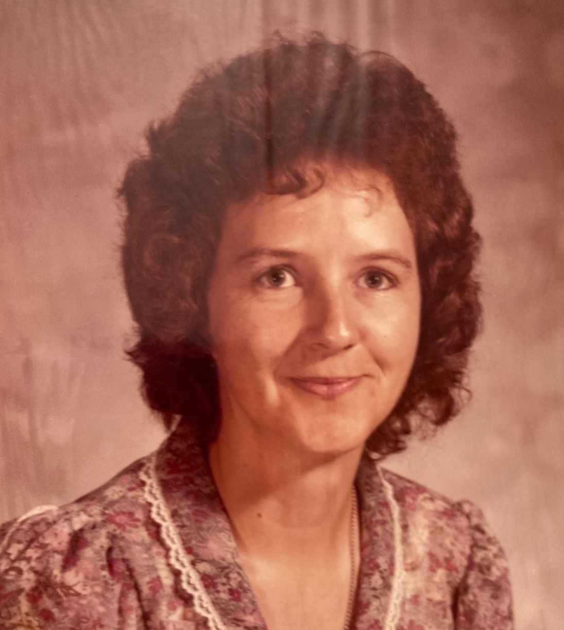 Elaine  Dixon