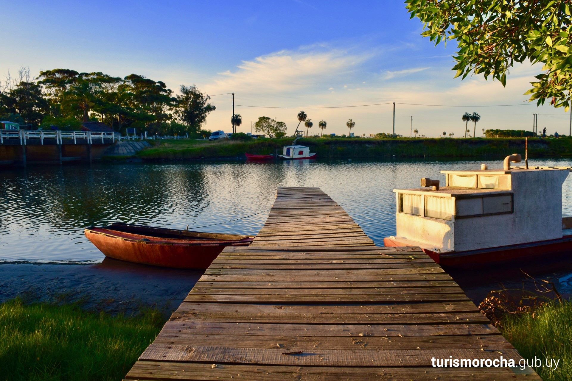 Una parada obligada en la ruta 10 puente sobre el arroyo Valizas