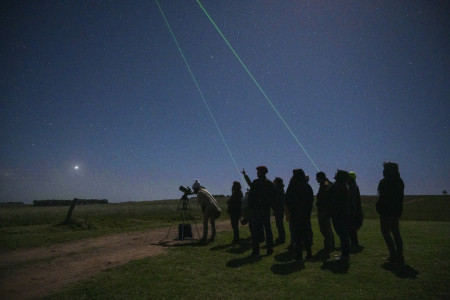Cielos oscuros de Rocha: mirar el territorio bajo las estrellas
