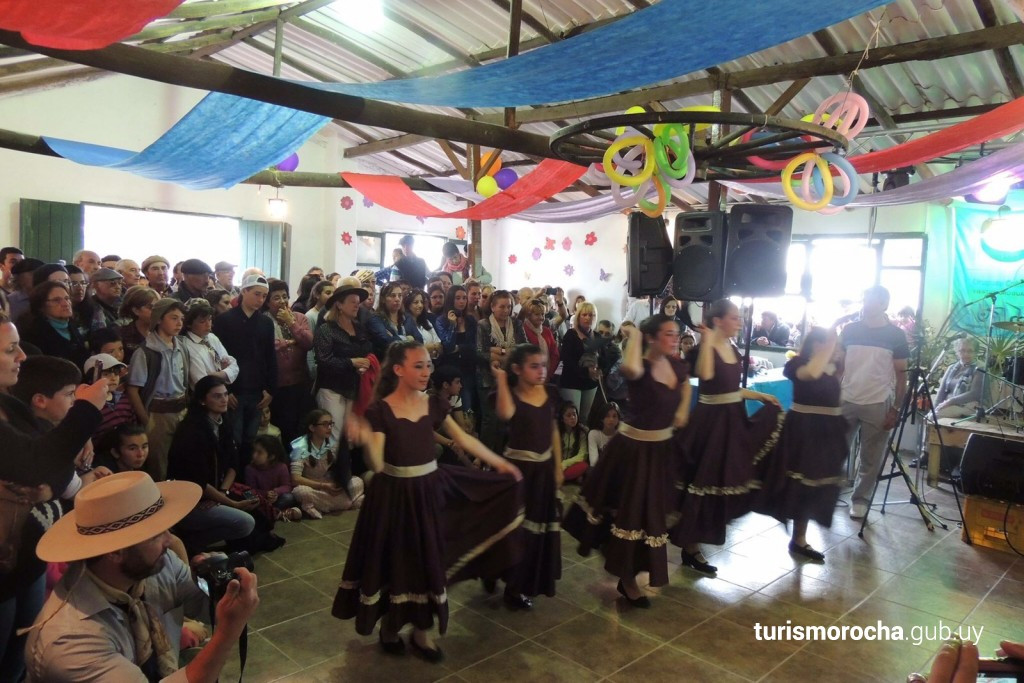 Celebramos la estación de las flores: Fiesta Primavera 2023 en 19 de Abril