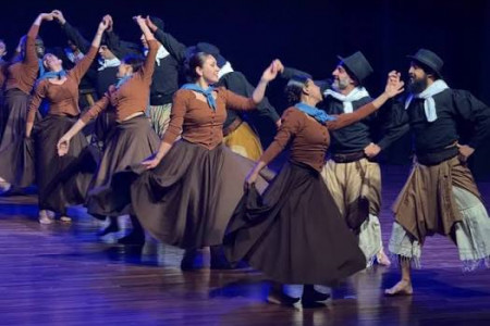 Ballet Folclórico Juvenil  en Castillos