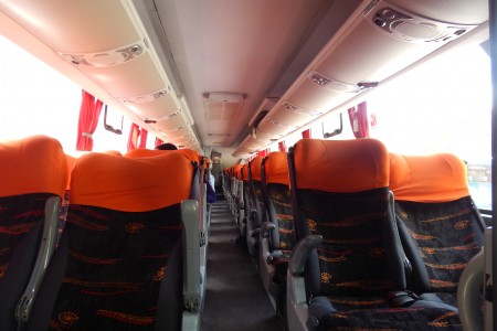 Interior de ómnibus Cynsa / Núñez