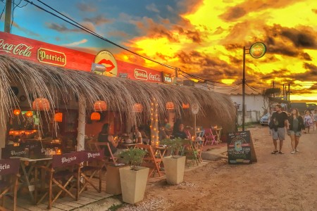 Hola Amor Bar Boutique