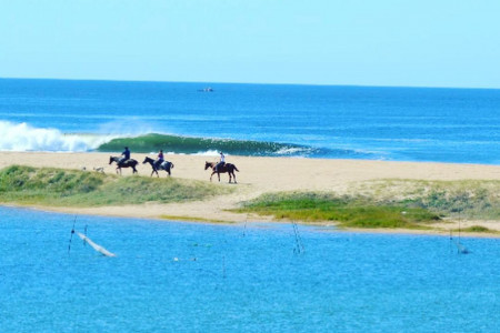 Discover Laguna Garzón