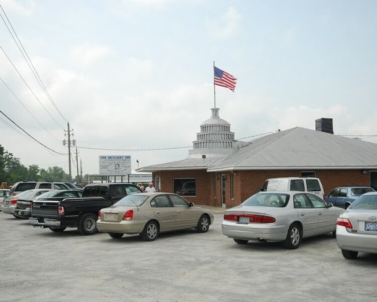 The Skylight Inn, Ayden, NC, Seen On Food Paradise