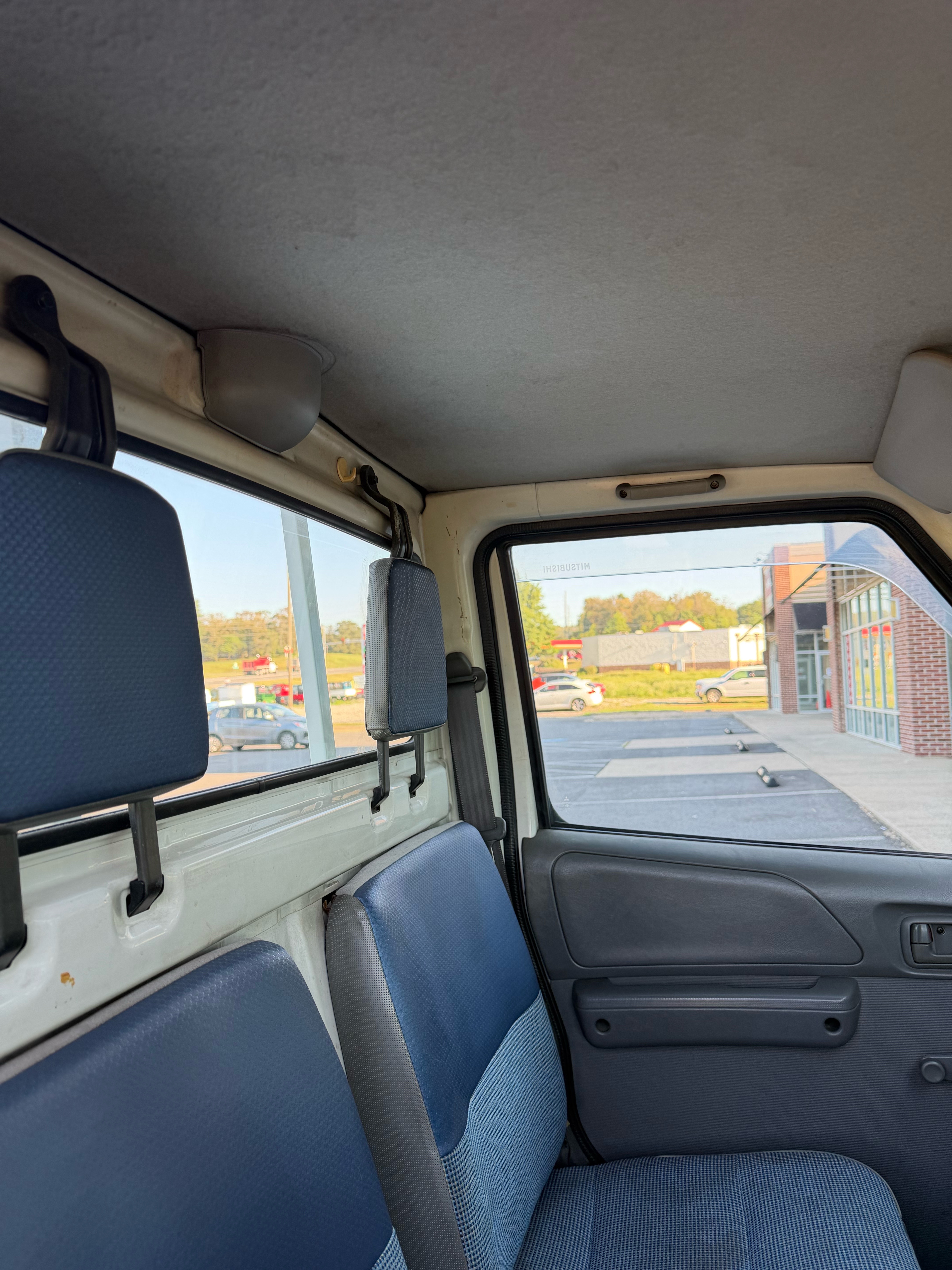 1999 Mitsubishi Minicab JDM car for sale — photo 8 of 12