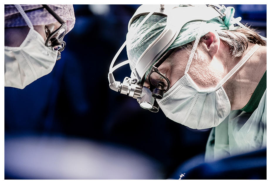 cornea_surgeon