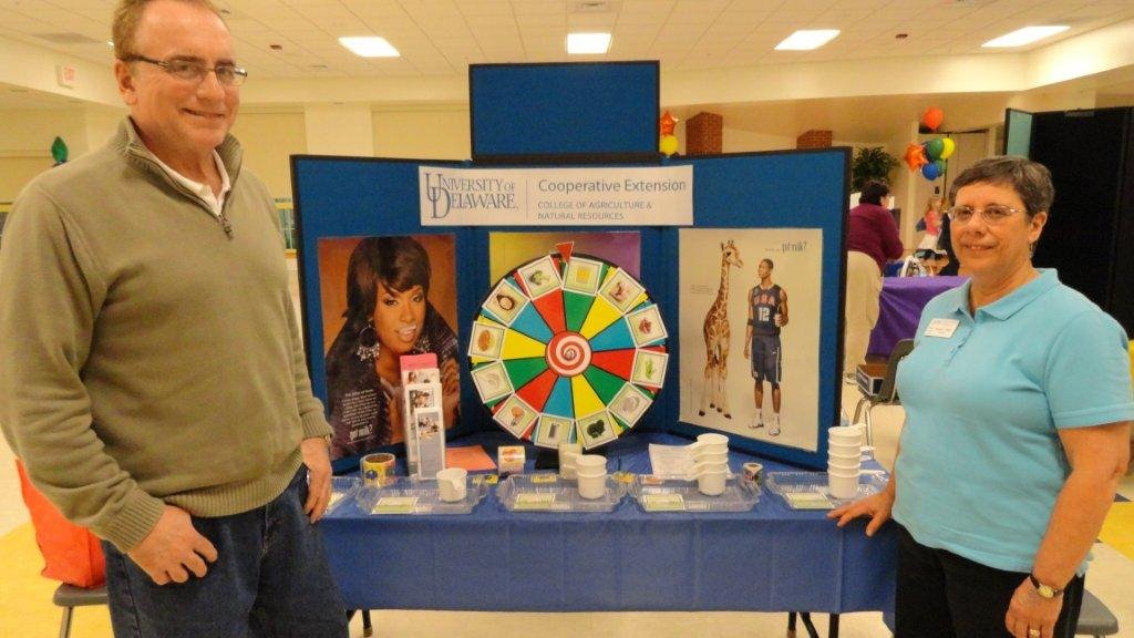 Master Food Educators Tom and Kris present "Do You Do Dairy?" at a local elementary school