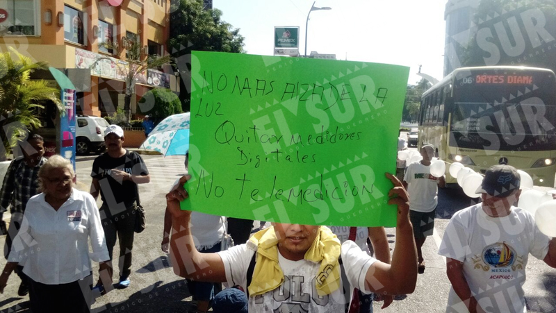 Marchan en la Costera de Acapulco contra el gasolinazo y los altos ...