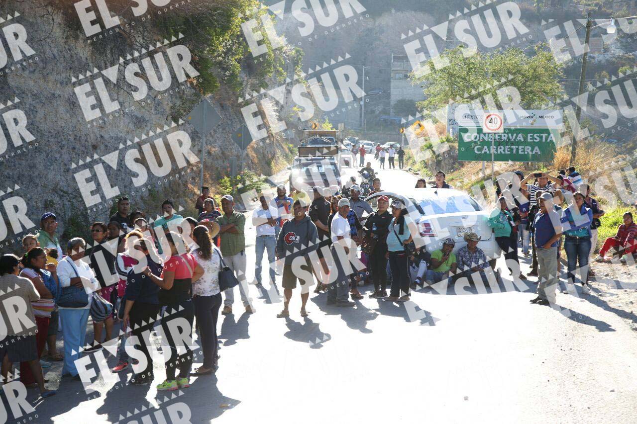 Bloquean vecinos de 23 colonias de la capital el libramiento a Tixtla ...