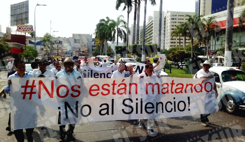 Marchan periodistas en la Costera de Acapulco contra los asesinatos y ...