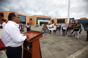 Protestan reporteros frente al gobernador contra agresiones