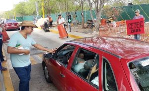 Toman maestros la caseta Feliciano de la Autopista Siglo XXI contra las reformas estructurales