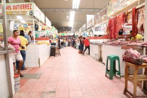 Baja la afluencia de compradores en el mercado de Chilpancingo ante la violencia