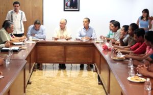 Termina la primaria indígena de Tlapa su bloqueo en la salida a Chilapa; la SEG hará su plantel