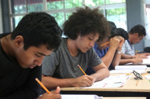 Presentan examen para ingresar a la UAG 27 mil aspirantes