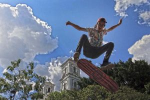 Celebran el Día Internacional de la Patineta en el Zócalo capitalino