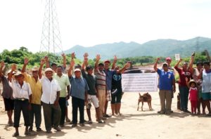Cierran obra por falta de indemnización de la SCT