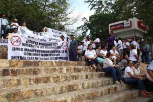 Marchan telefonistas en Acapulco y Chilpancingo contra la división de Telmex