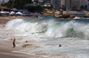 Aumentan el turismo… y el oleaje