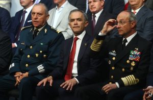 Ejército y Marina ofrecen seguridad con  o sin nueva ley en reunión con la Conago