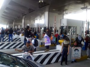 Toma de casetas, marcha y retenes a 35 meses de los 43