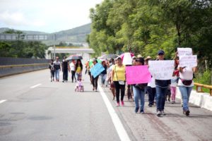 Cierran damnificados la Autopista del Sol en Chilpancingo