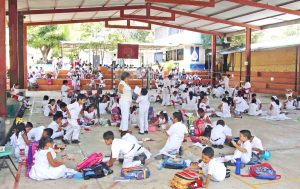 Niños en riesgo por escuelas dañadas tras el sismo