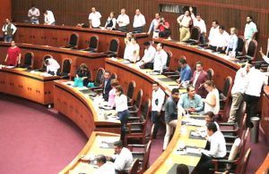Bloquean diputados de PRI y PVEM punto de acuerdo del PRD para remover al fiscal