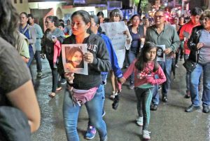 Marchan por la joven desaparecida y se comunica