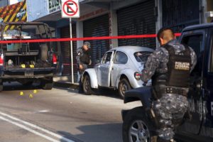 Asesinan a siete hombres el domingo y el lunes; hieren a dos más en distintos hechos