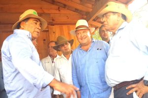 Ofrece Héctor Astudillo reforzar la seguridad en Ixtapa tras el crimen de un extranjero en el puerto