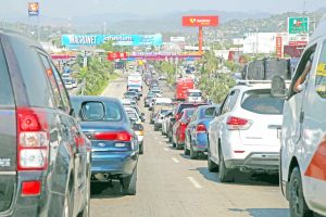 Sigue alta la ocupación, pero crece el éxodo