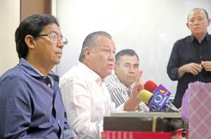 Gobierno y empresarios contra la alerta de EU
