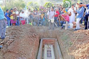 Muere la madre de uno de los 43 normalistas desaparecidos
