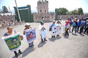 Cumplen cuatro días diligencias de la PGR en fosas de Iguala
