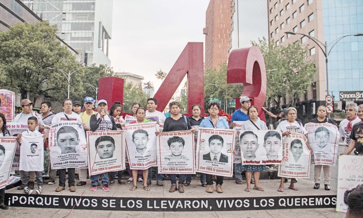 FGR y Sedena retrasan la investigación: padres de los 43 - El Sur ...