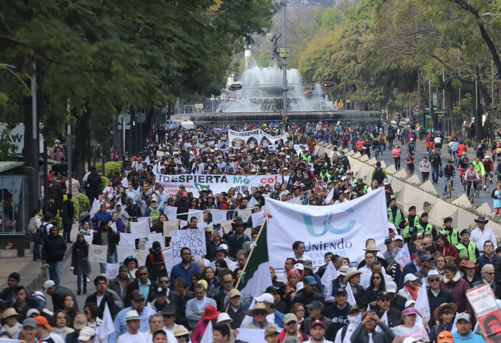 Se encuentran padres de los 43 y la Caminata por la Paz - El Sur ...
