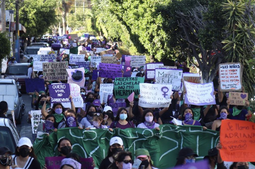 Marchan en la entidad contra violencia hacia las mujeres y niñas y por ...