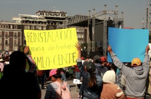 Cumple la CETEG y a pesar de la marcha de AMLO mantiene su plantón en el Zócalo