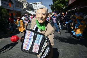 Regresa el Paseo del Pendón a Chilpancingo