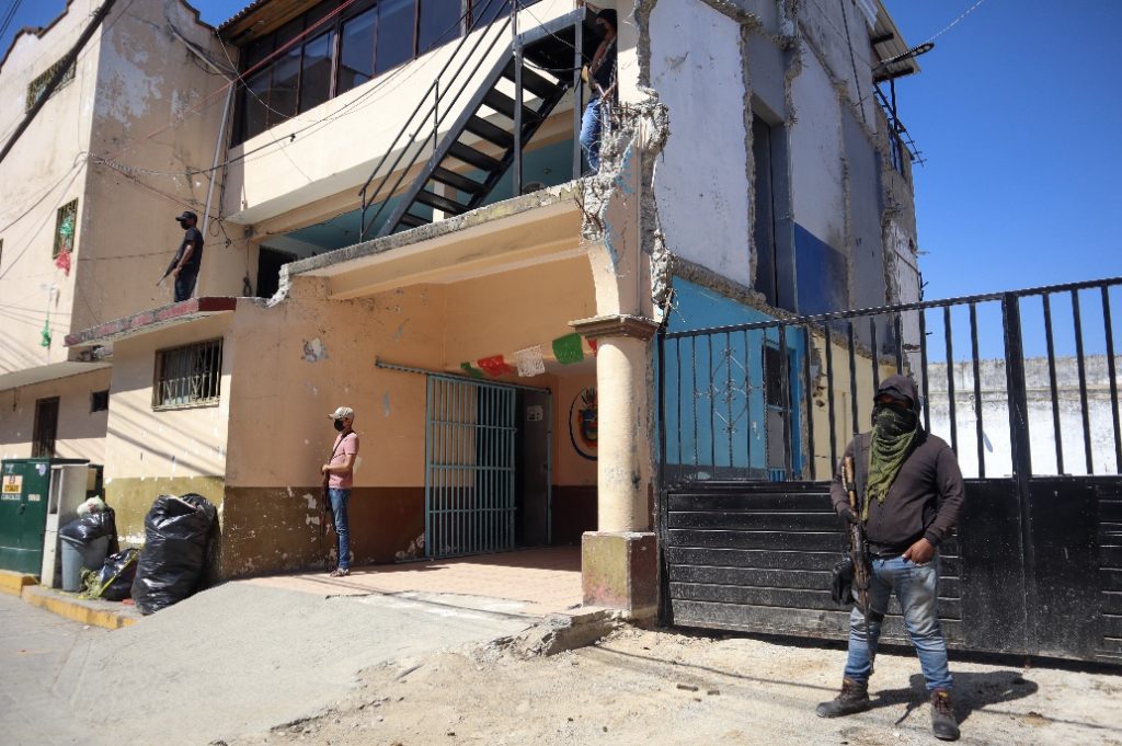Toma la Tecampanera el Palacio de Teloloapan para que la GN les regrese