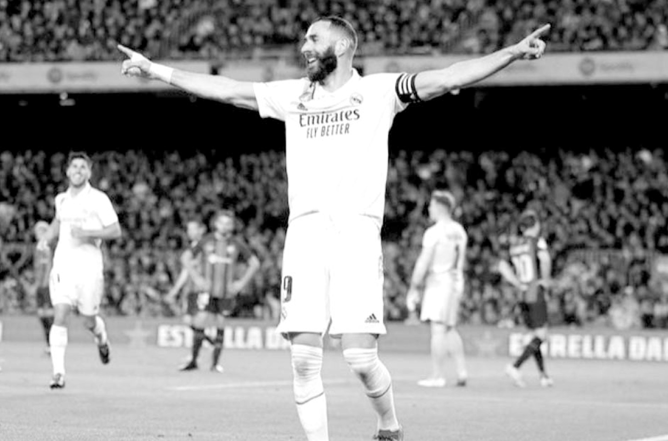 El Real Madrid golea al Barcelona con triplete de Benzema y va a la ...